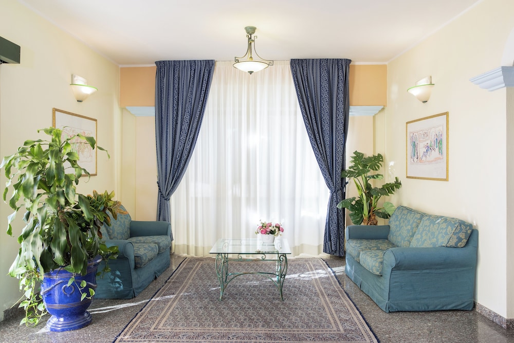 Hotel Maria Rosaria — Hotel rooms in Orosei, Sardinia