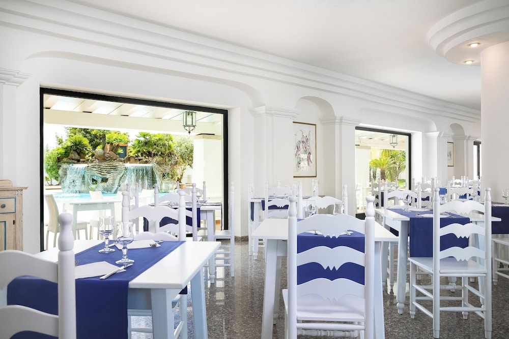 Hotel Maria Rosaria — Restaurant & bars in Orosei, Sardinia