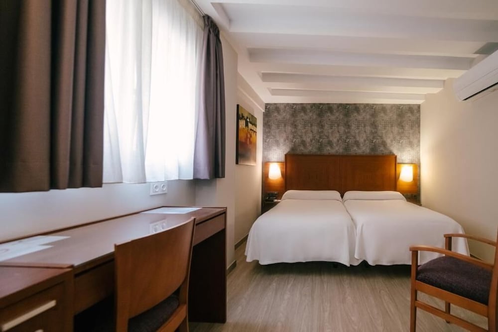 Torreluz Centro Hotel — Hotel rooms in Almeria, Andalusia