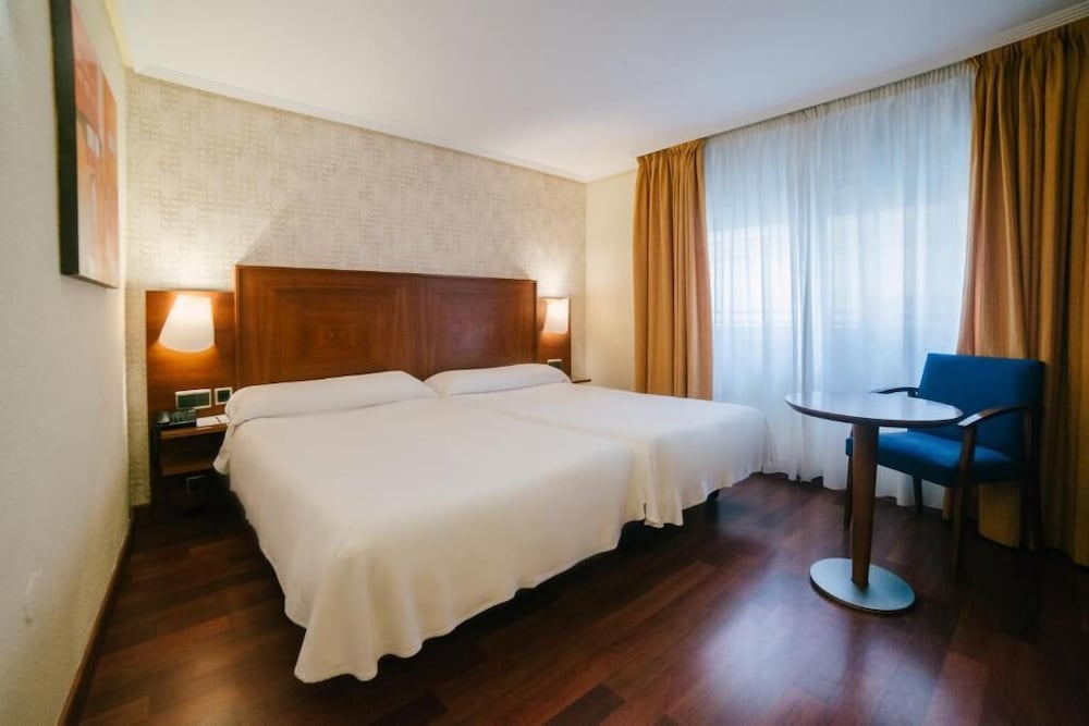 Torreluz Centro Hotel — Hotel rooms in Almeria, Andalusia