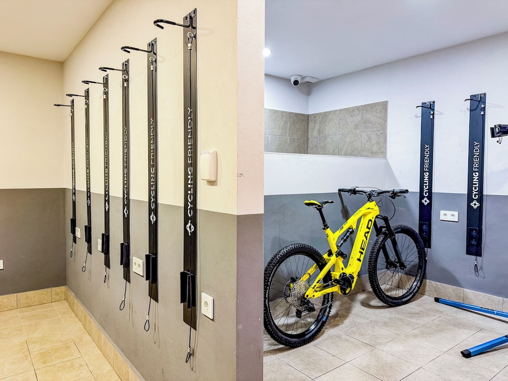 Torreluz Centro Hotel — Hotel building in Almeria, Andalusia