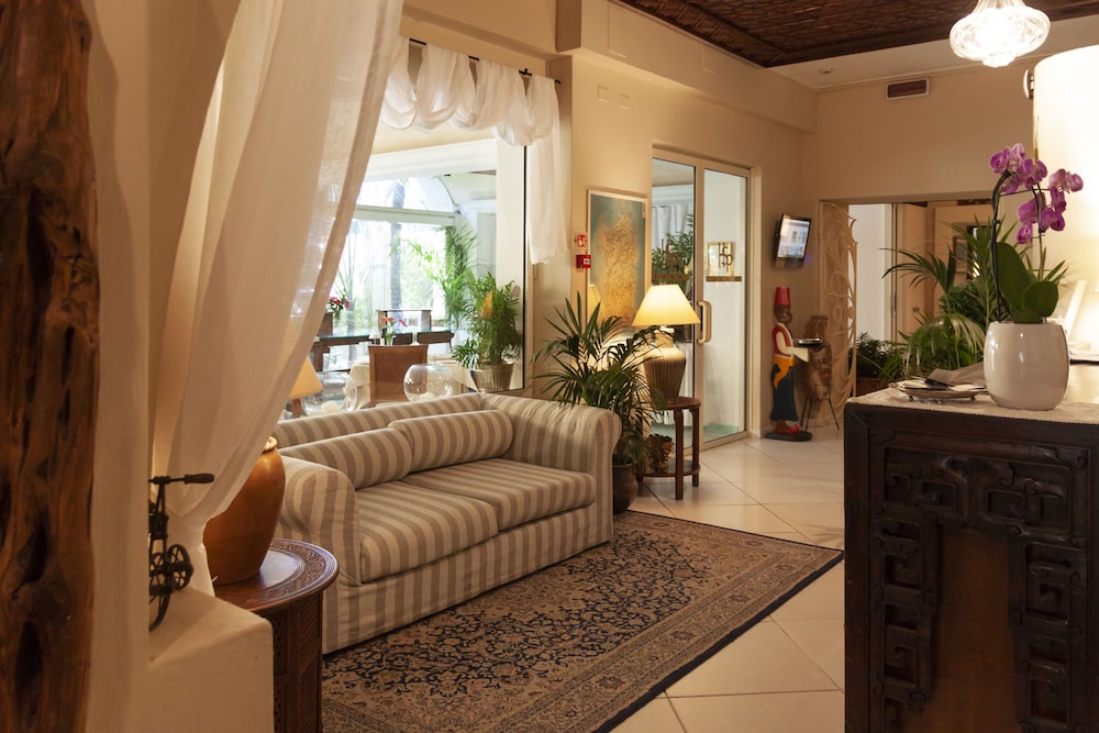 Hotel Simius Playa — Hotel rooms in Villasimius, Sardinia