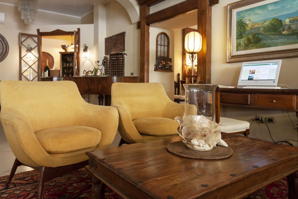 Hotel Simius Playa — Hotel rooms in Villasimius, Sardinia