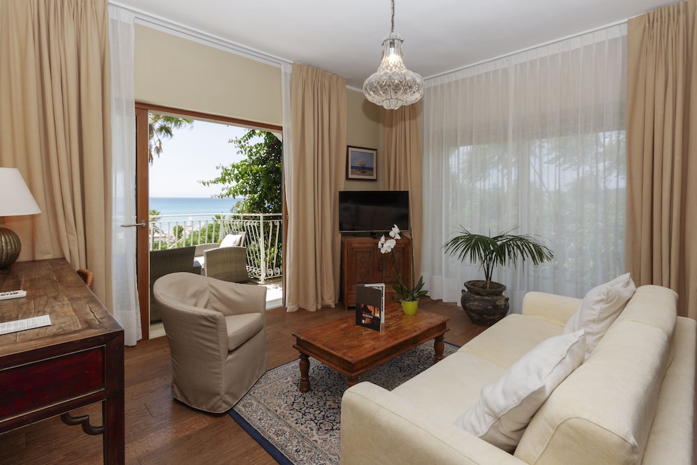 Hotel Simius Playa — Hotel rooms in Villasimius, Sardinia