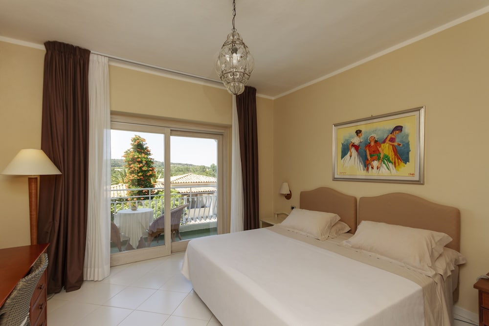 Hotel Simius Playa — Hotel rooms in Villasimius, Sardinia