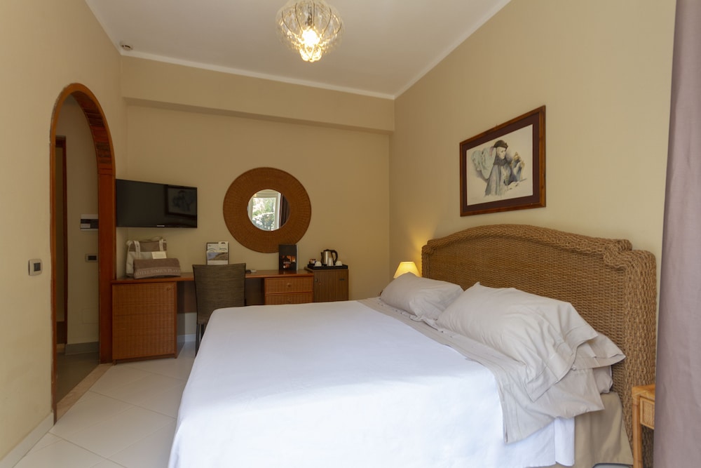 Hotel Simius Playa — Hotel rooms in Villasimius, Sardinia