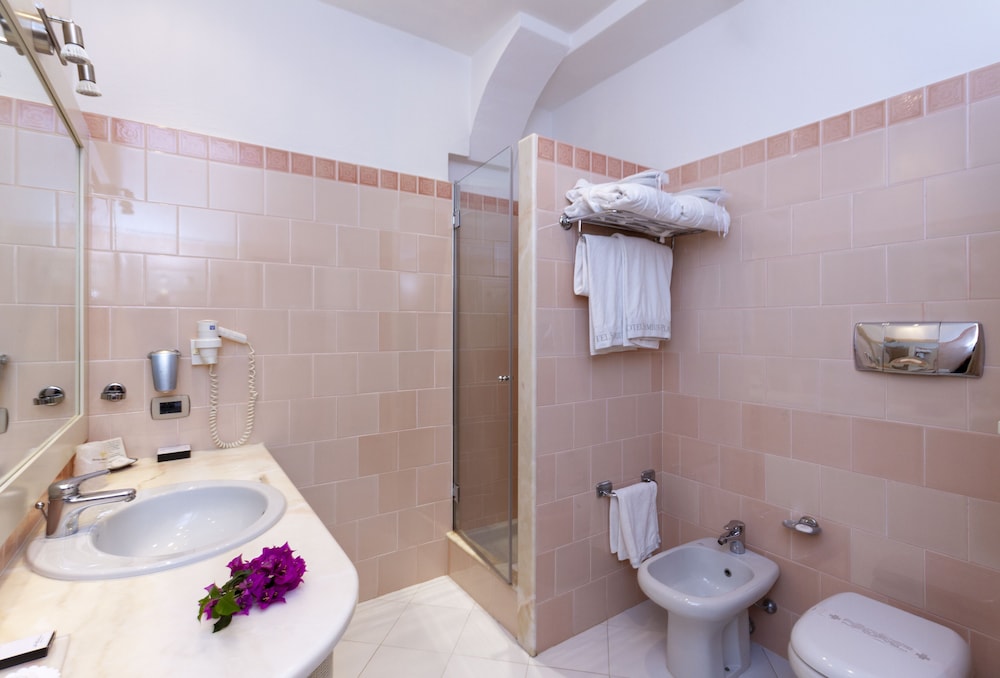Hotel Simius Playa — Hotel rooms in Villasimius, Sardinia