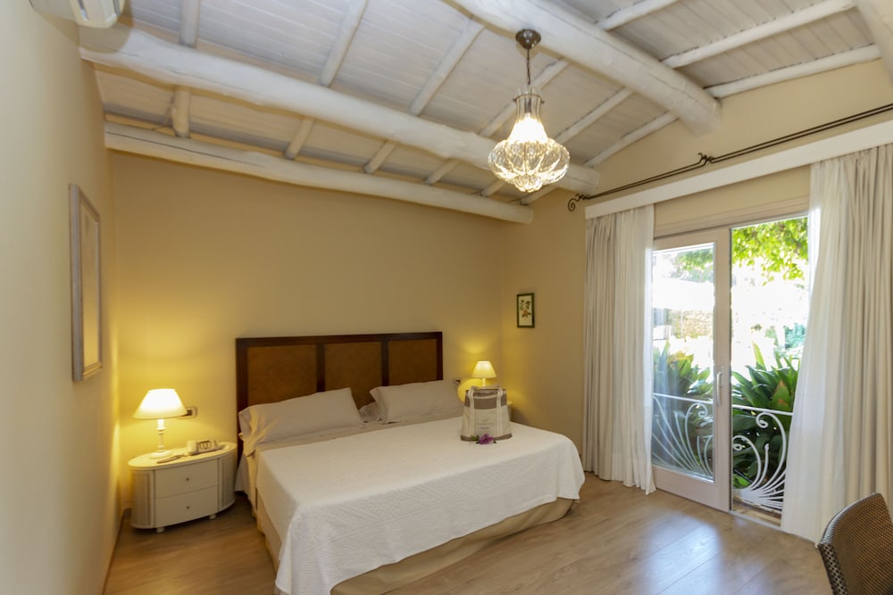 Hotel Simius Playa — Hotel rooms in Villasimius, Sardinia
