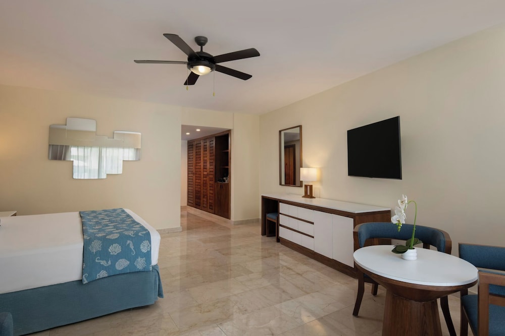 Impressive Premium Punta Cana — Hotel rooms in Bavaro, La Altagracia