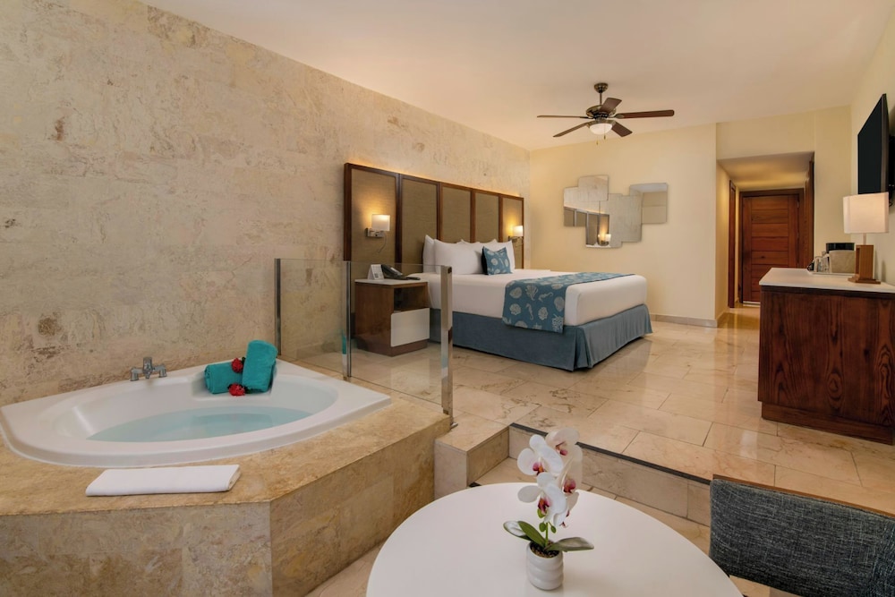Impressive Premium Punta Cana — Hotel rooms in Bavaro, La Altagracia