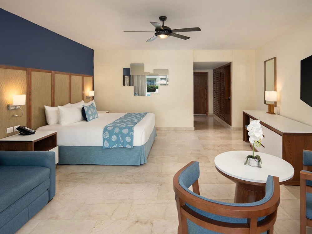 Impressive Premium Punta Cana — Hotel rooms in Bavaro, La Altagracia
