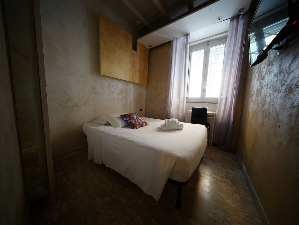 Nerva Accommodation — Hotel rooms in Rome, Lazio