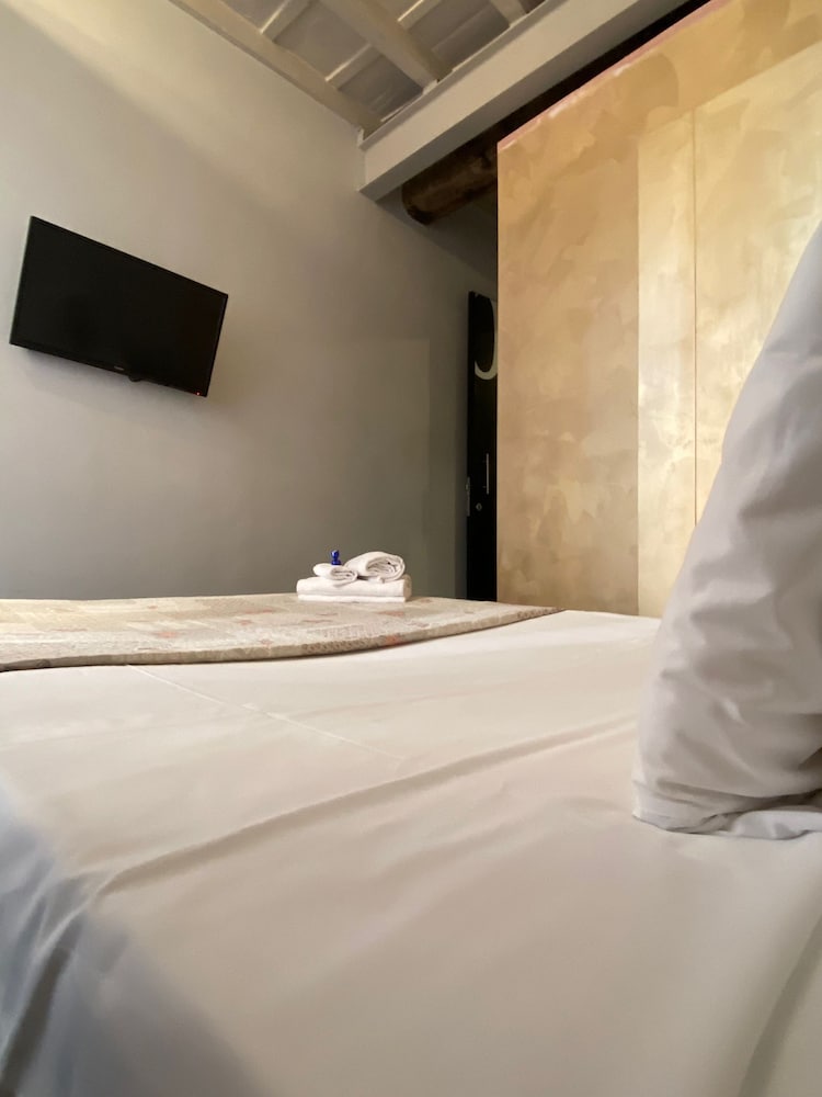 Nerva Accommodation — Hotel rooms in Rome, Lazio