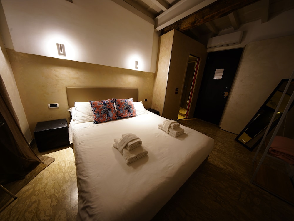 Nerva Accommodation — Hotel rooms in Rome, Lazio
