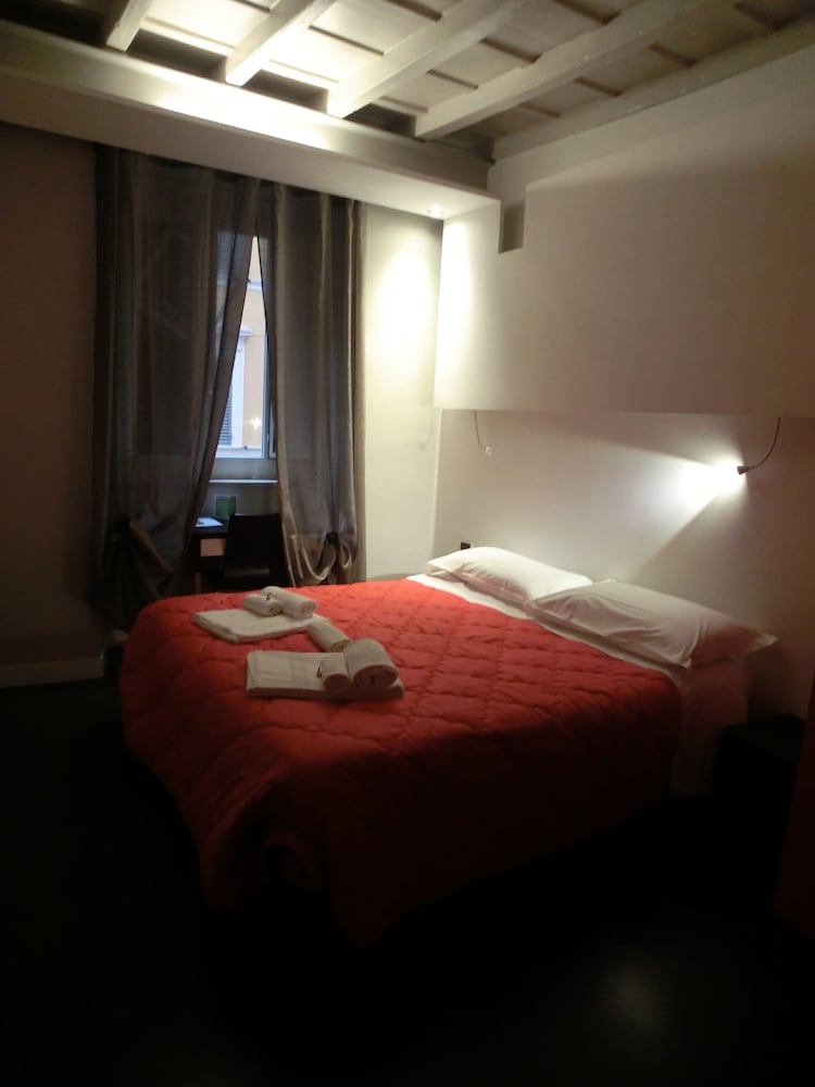 Nerva Accommodation — Hotel rooms in Rome, Lazio