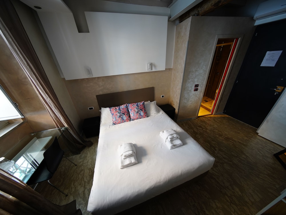 Nerva Accommodation — Hotel rooms in Rome, Lazio