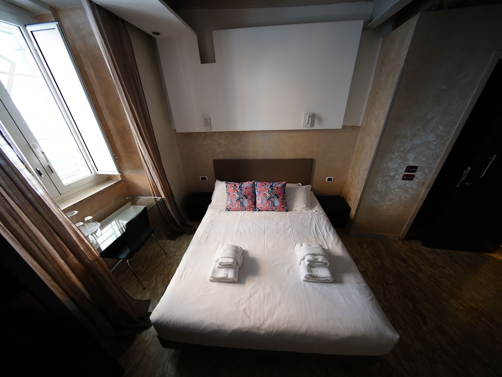 Nerva Accommodation — Hotel rooms in Rome, Lazio