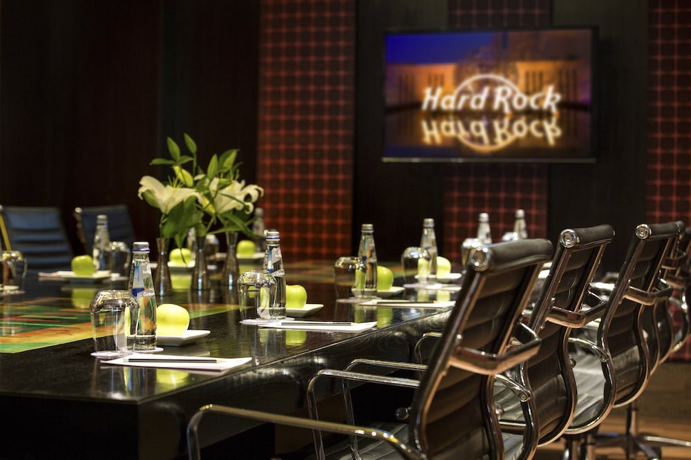 Hard Rock Hotel Goa Calangute — Restaurant & bars in Calangute, Goa