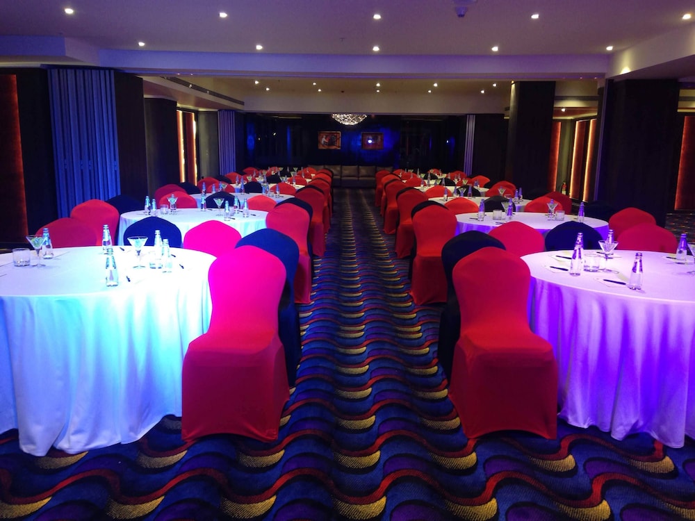 Hard Rock Hotel Goa Calangute — Restaurant & bars in Calangute, Goa