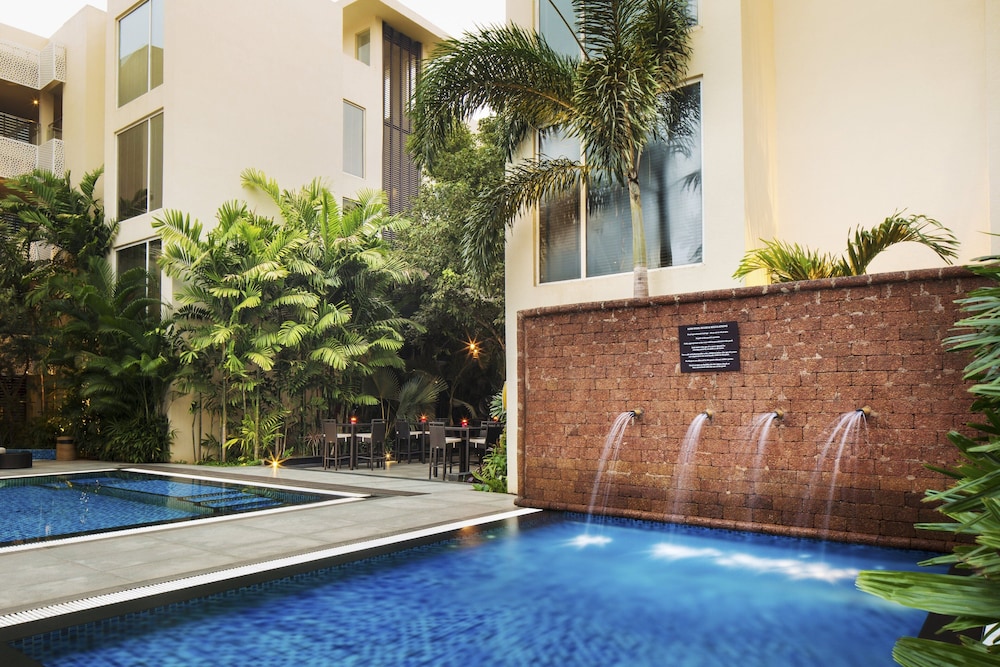 Hard Rock Hotel Goa Calangute — Swimming pool in Calangute, Goa