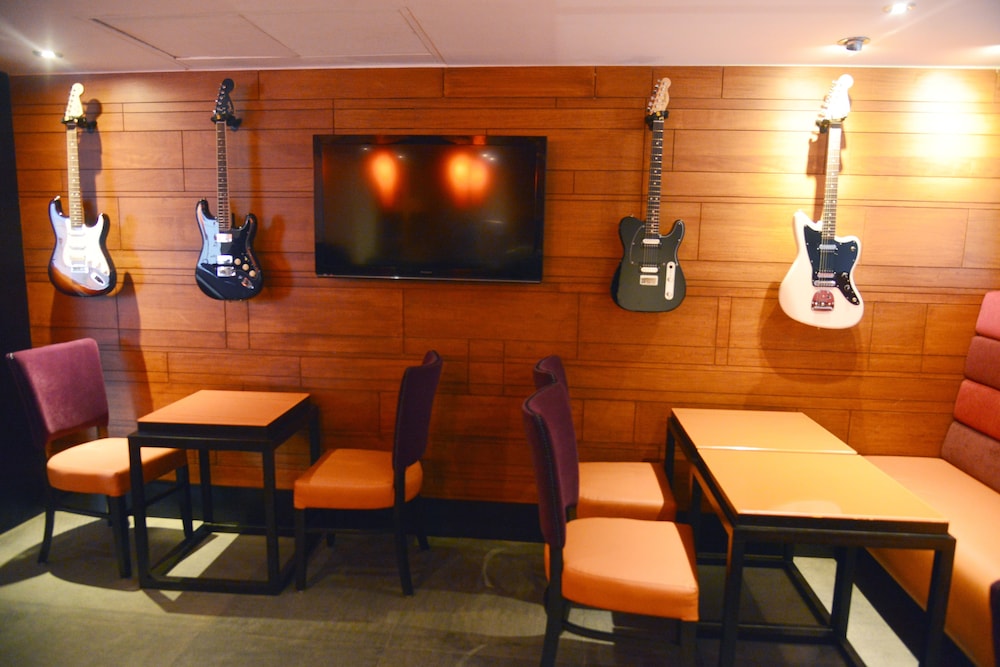 Hard Rock Hotel Goa Calangute — Restaurant & bars in Calangute, Goa