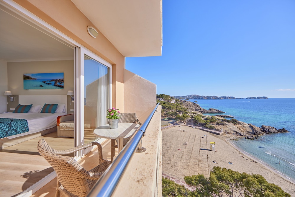 Universal Hotel Lido Park & Spa — Hotel rooms in Peguera, Balearic Islands