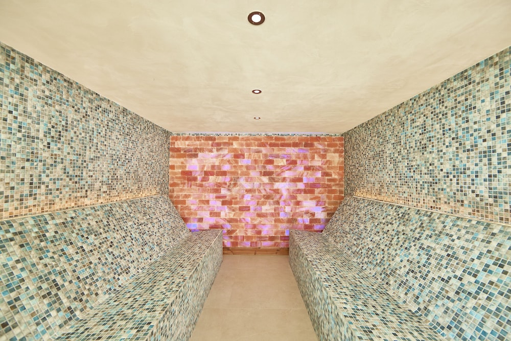 Universal Hotel Lido Park & Spa — Spa in Peguera, Balearic Islands