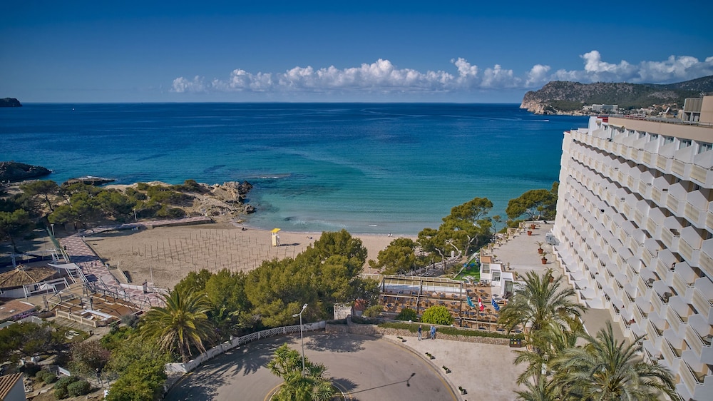Universal Hotel Lido Park & Spa — Beach in Peguera, Balearic Islands