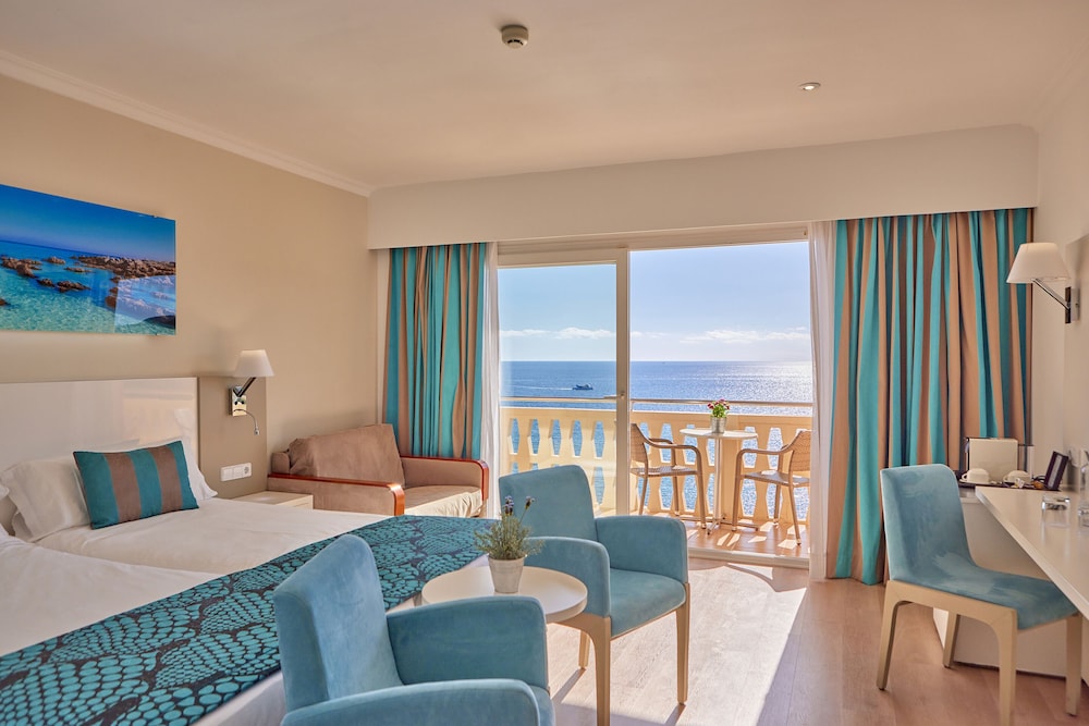 Universal Hotel Lido Park & Spa — Hotel rooms in Peguera, Balearic Islands