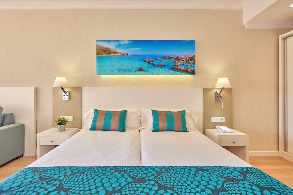 Universal Hotel Lido Park & Spa — Hotel rooms in Peguera, Balearic Islands
