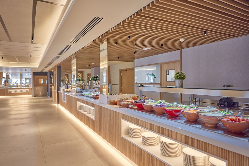 Universal Hotel Lido Park & Spa — Restaurant & bars in Peguera, Balearic Islands