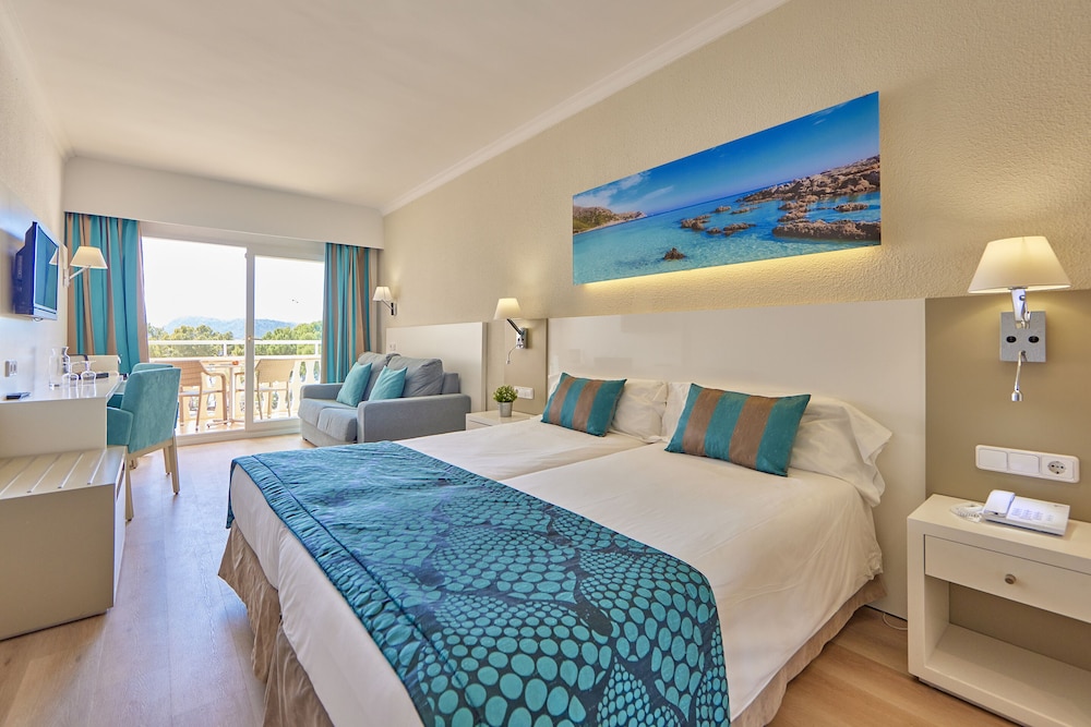 Universal Hotel Lido Park & Spa — Hotel rooms in Peguera, Balearic Islands