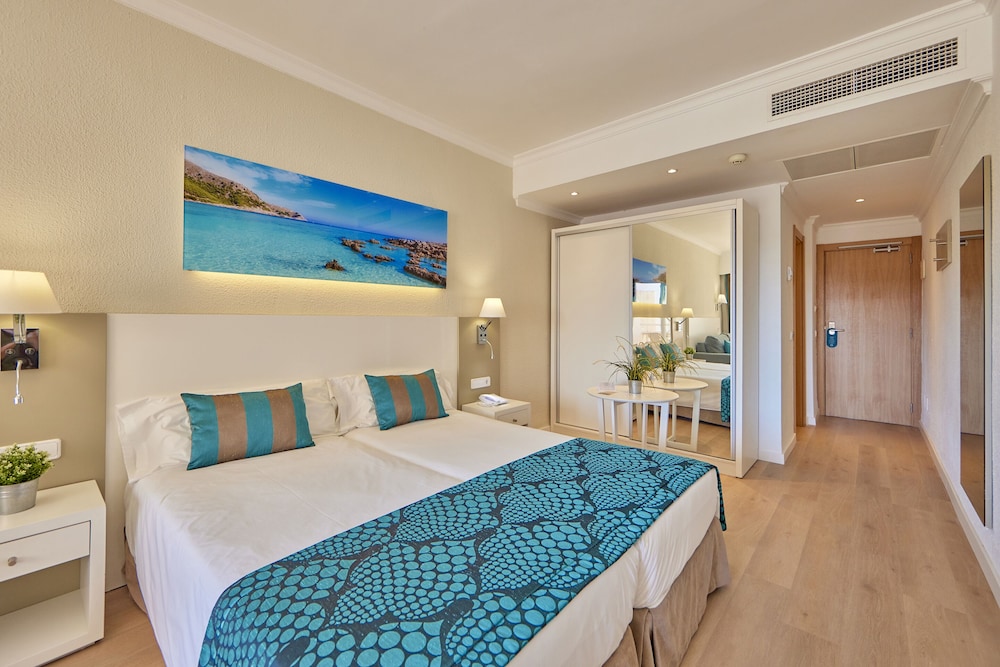 Universal Hotel Lido Park & Spa — Hotel rooms in Peguera, Balearic Islands