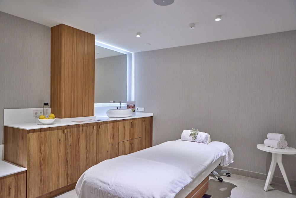 Universal Hotel Lido Park & Spa — Spa in Peguera, Balearic Islands