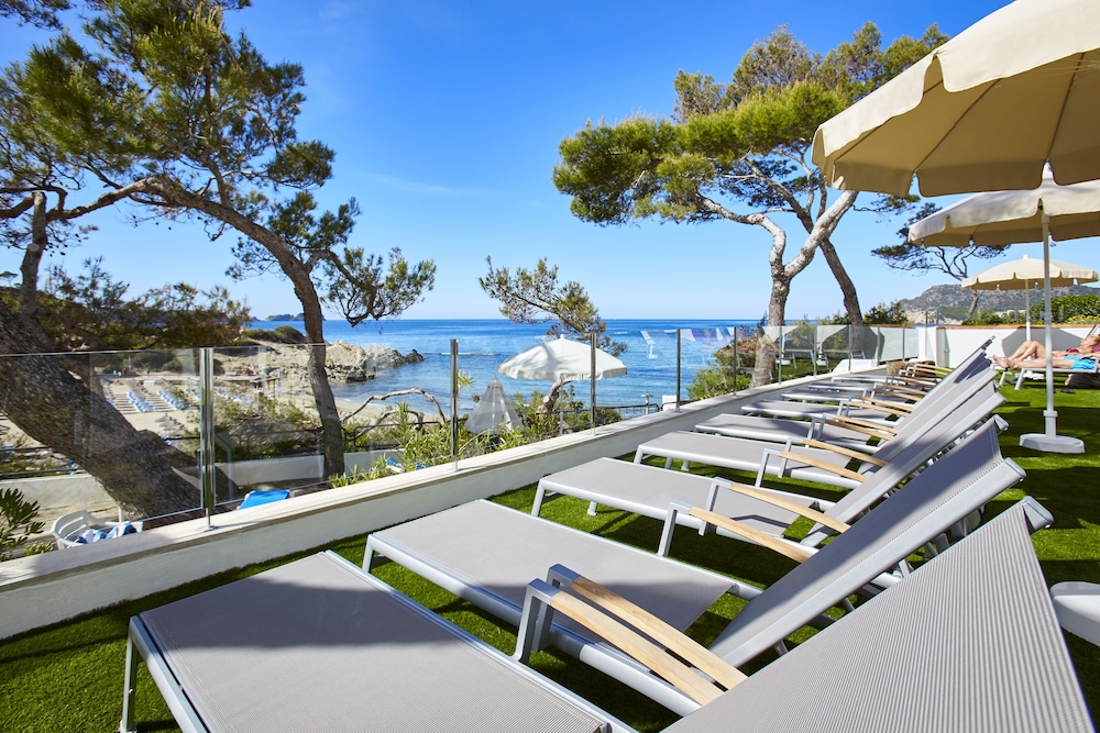 Universal Hotel Lido Park & Spa — Beach in Peguera, Balearic Islands