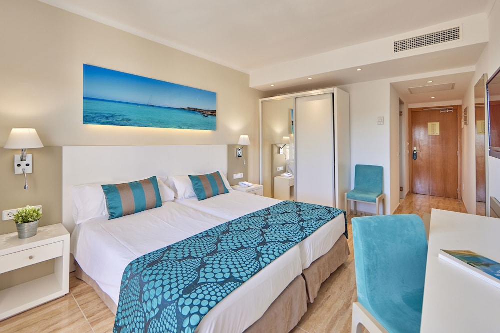 Universal Hotel Lido Park & Spa — Hotel rooms in Peguera, Balearic Islands