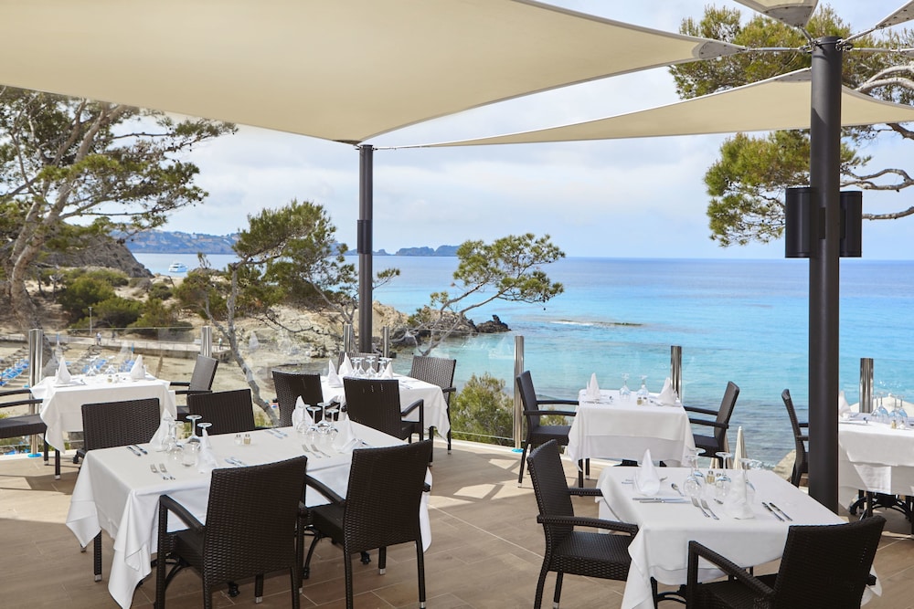 Universal Hotel Lido Park & Spa — Restaurant & bars in Peguera, Balearic Islands