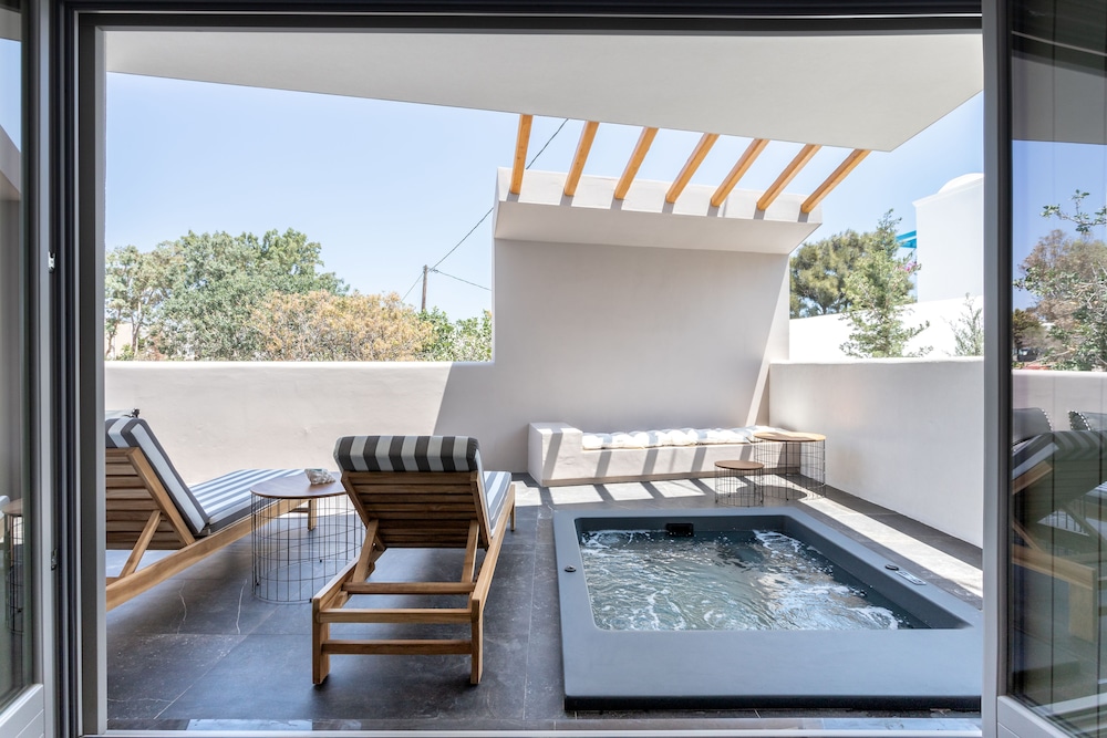 Aegean Gem — Spa in Kamari, South Aegean