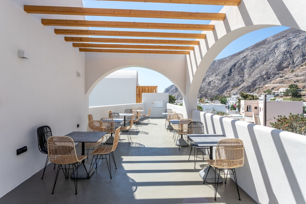 Aegean Gem — Restaurant & bars in Kamari, South Aegean