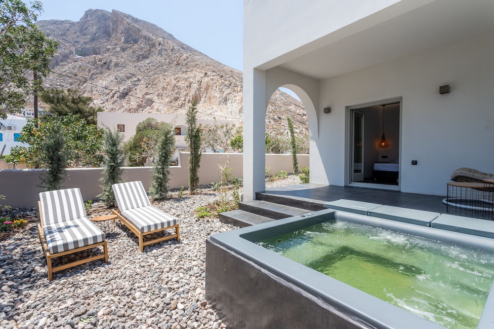 Aegean Gem — Swimming pool in Kamari, South Aegean