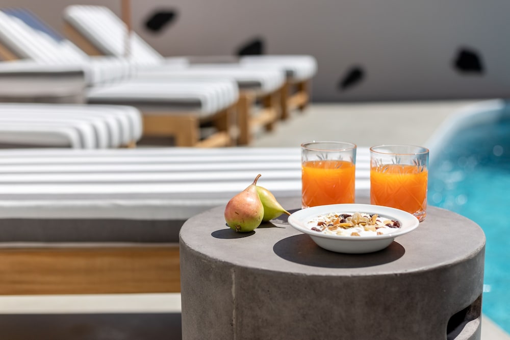 Aegean Gem — Restaurant & bars in Kamari, South Aegean