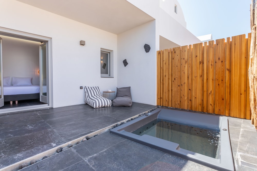 Aegean Gem — Swimming pool in Kamari, South Aegean