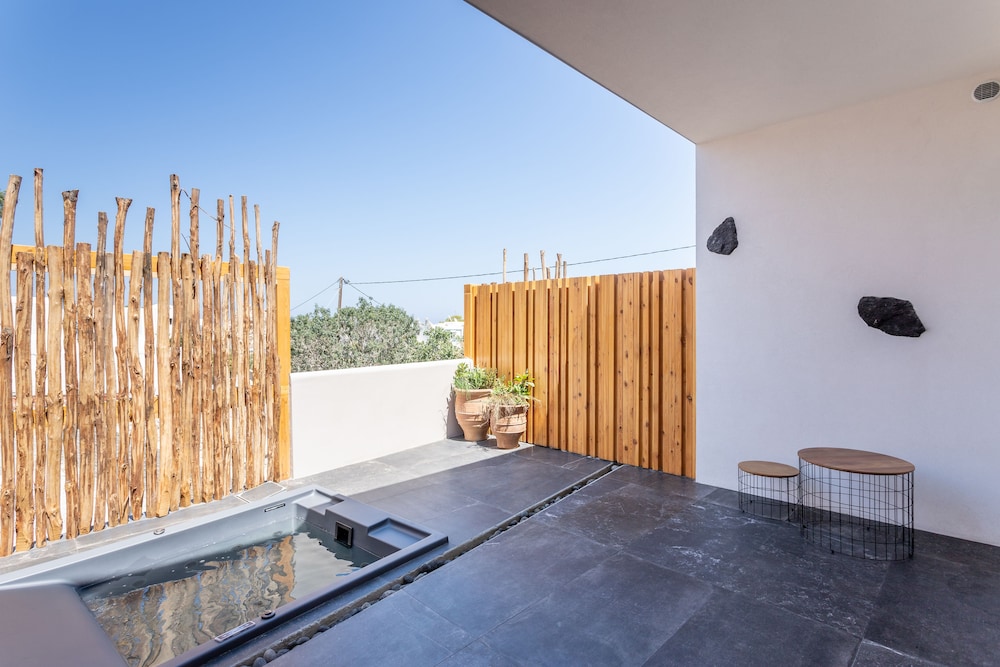 Aegean Gem — Spa in Kamari, South Aegean