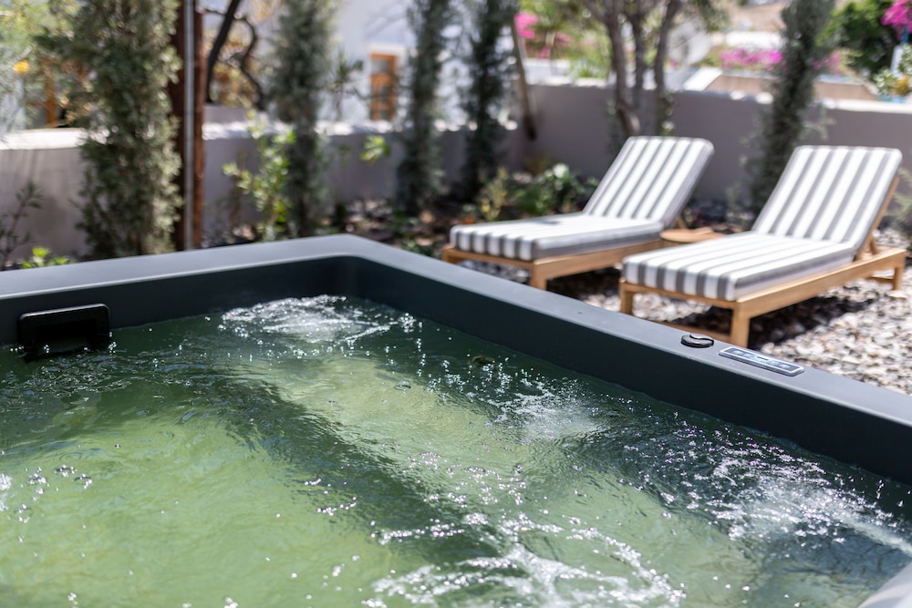 Aegean Gem — Spa in Kamari, South Aegean