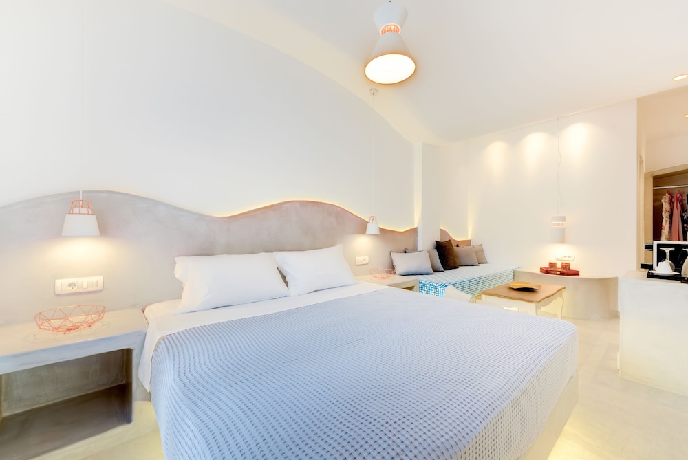 Emerald Collection Suites — Hotel rooms in Karterados, South Aegean