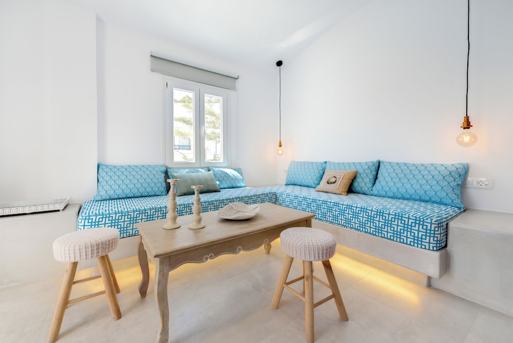 Emerald Collection Suites — Hotel rooms in Karterados, South Aegean