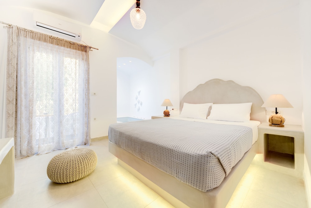 Emerald Collection Suites — Hotel rooms in Karterados, South Aegean