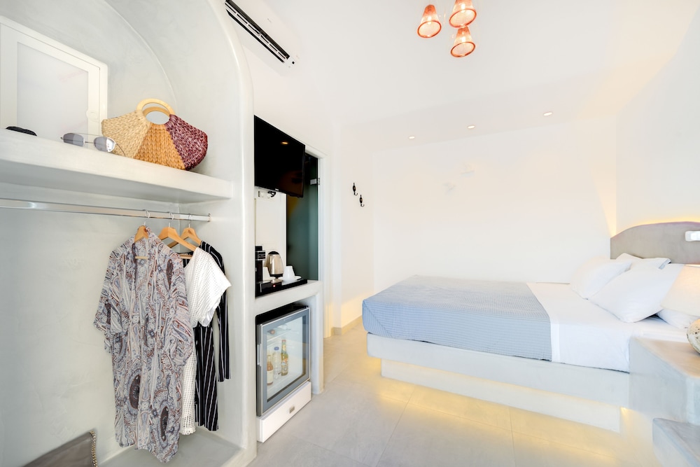 Emerald Collection Suites — Hotel rooms in Karterados, South Aegean
