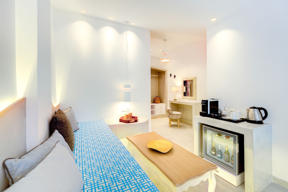 Emerald Collection Suites — Hotel rooms in Karterados, South Aegean
