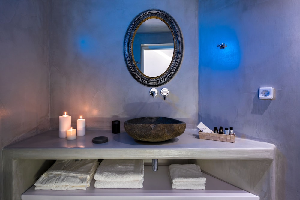 Emerald Collection Suites — Hotel rooms in Karterados, South Aegean